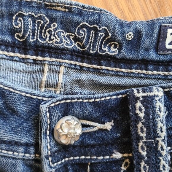 MISS ME HEAVY STITCH EMBELLISHED LOW RISE BOOT CUT JEANS STRETCH DENIM sz 28 - Picture 7 of 8